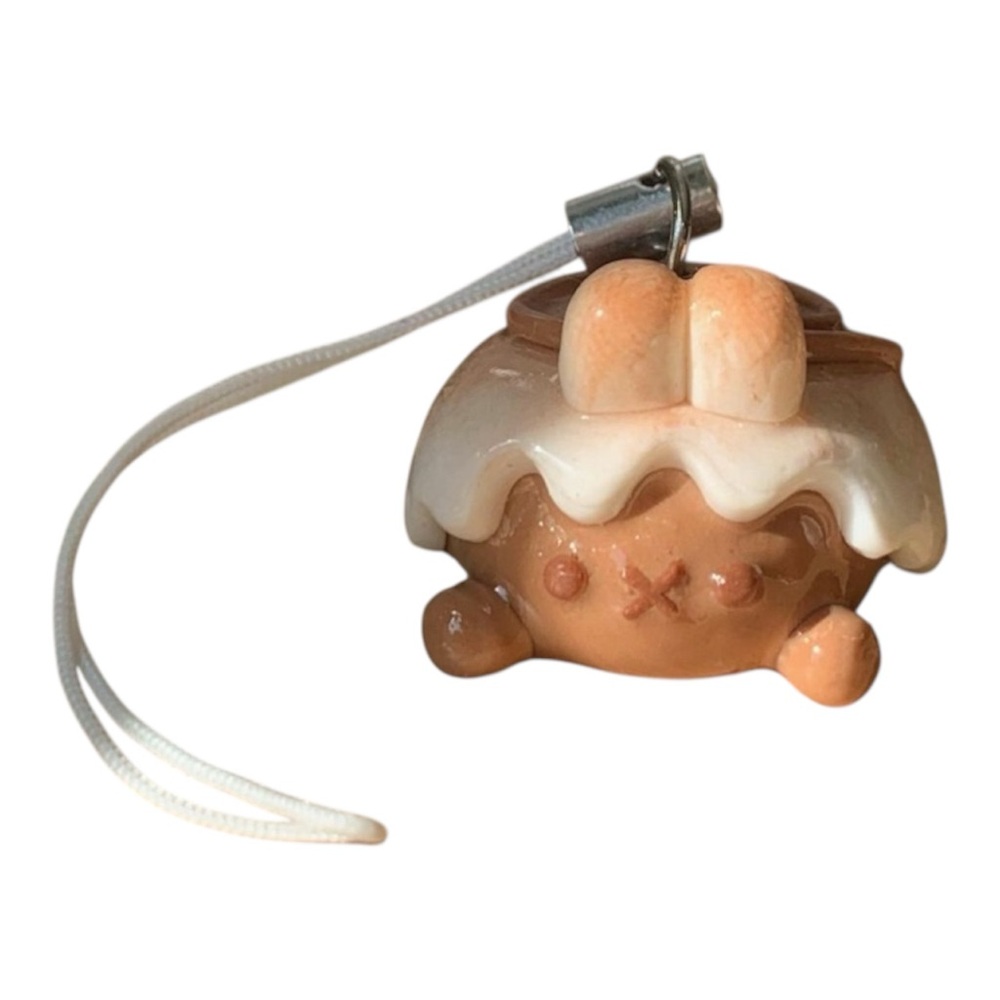 Handmade clay cinnomon roll bunny keychain